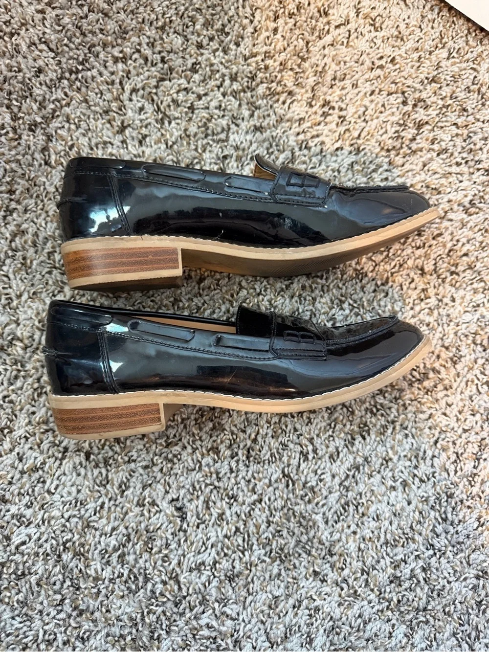 ⚡️Steve Madden Black Patent Penny Loafers